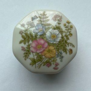 Vintage Takahashi Fern ceramic trinket box with flowers and butterflies.